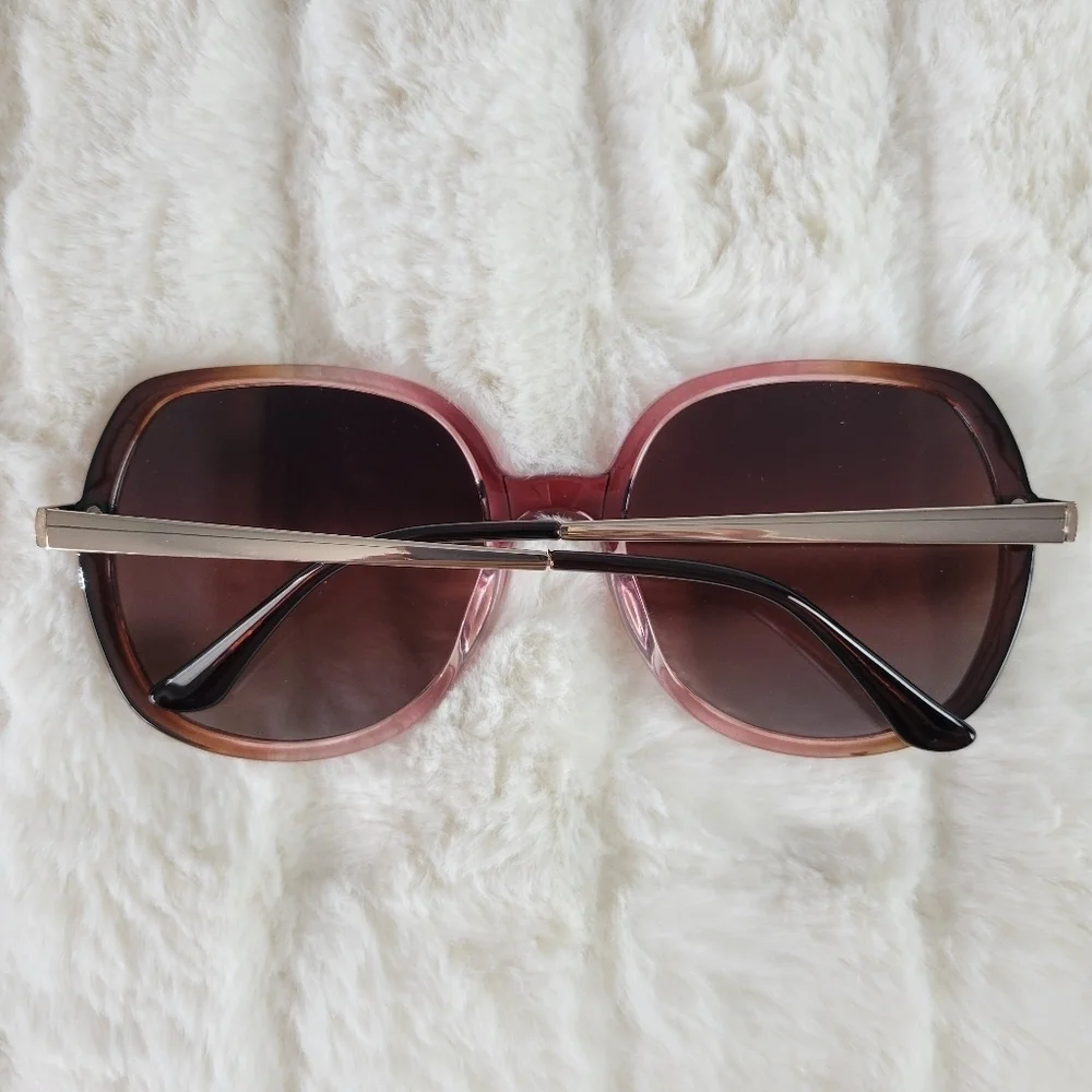 QUAY // ltd ed chrissy teigen retro-glam brown pink frames brown flash lens